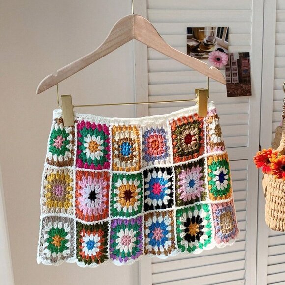 Multicolor Elegant Women's Colorful Floral Pattern Mini Knitted Skirt - Picture 2 of 3